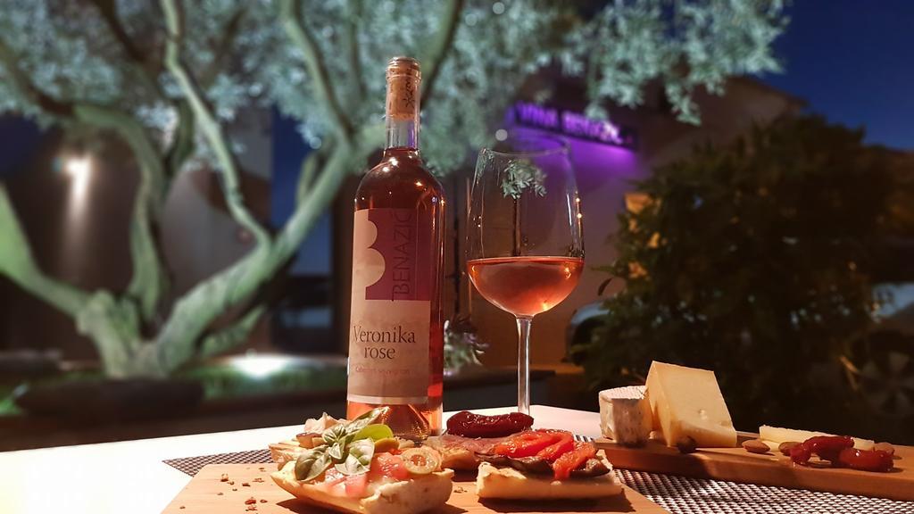 Wine Garden Holiday Home Pola Esterno foto
